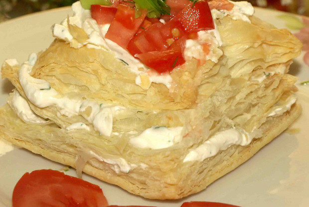 Милфей с брынзой, йогуртом, зеленью