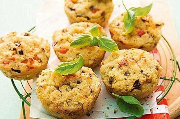 Овощные маффины с курицей