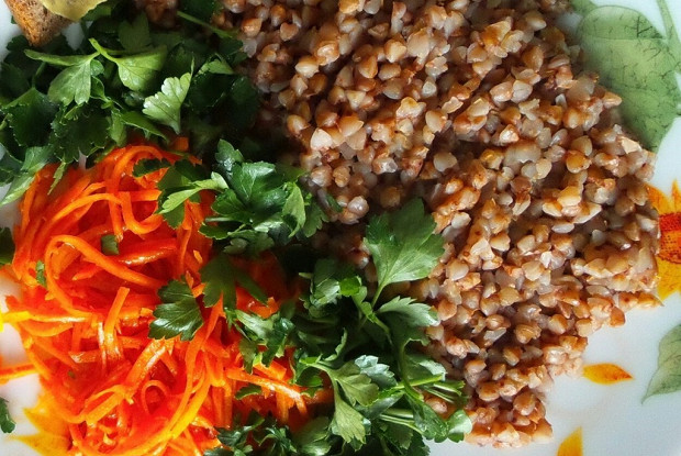 Морковь по-корейски с обжаренным луком