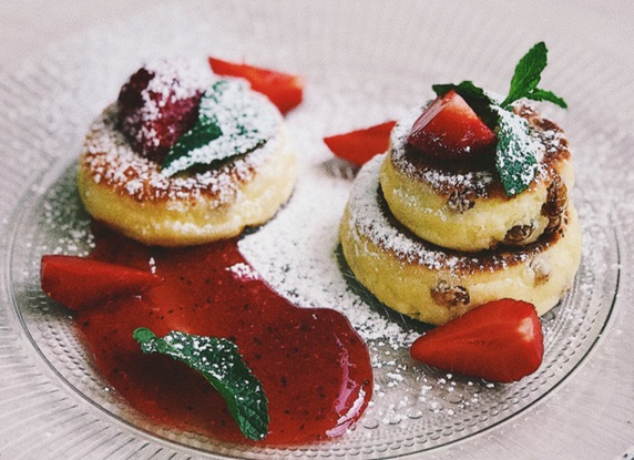 Сырники с клубничным соусом