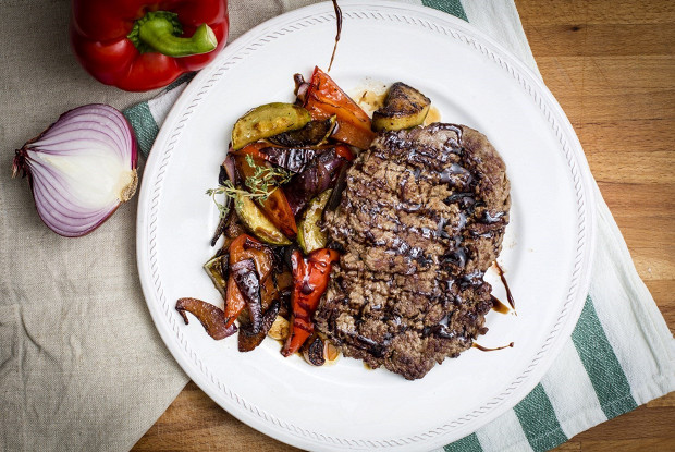 Рамштекс с овощами