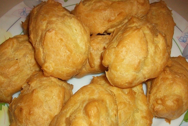 Эклер с кремом