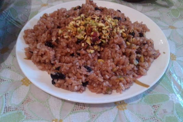 Шафрановый рис с фисташками (Митха кесари бхат)