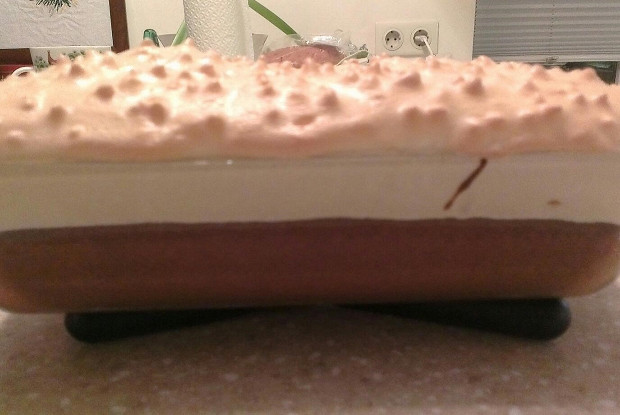 Шоколадный пирог и безе