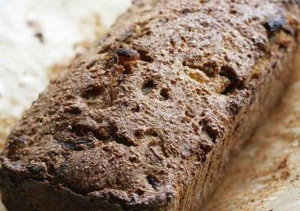 Ржаной хлеб с курагой