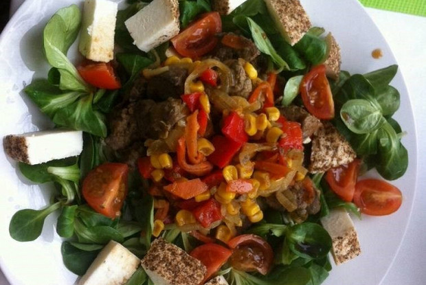 Куриная печень с овощным миксом