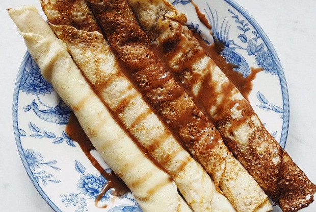 Блины с шоколадом и ликером