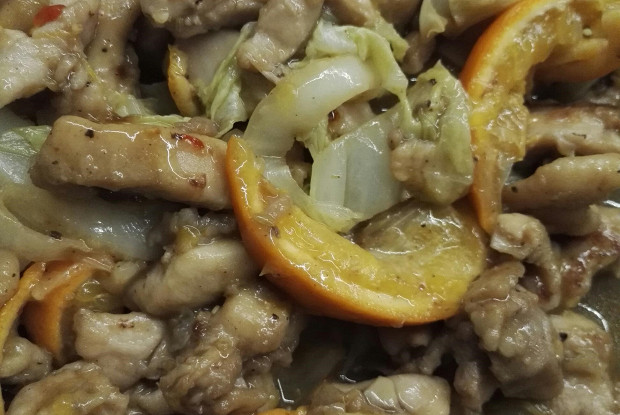 Свинина с мандаринами и соусом чили