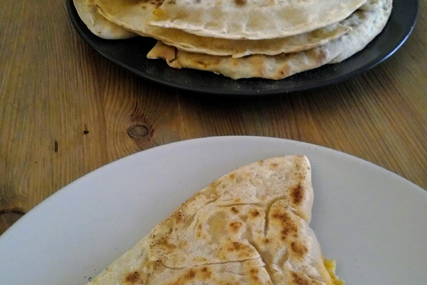 Кутабы с тыквой, сыром и панчеттой