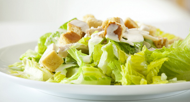 Каким должен быть классический салат «Цезарь» фото